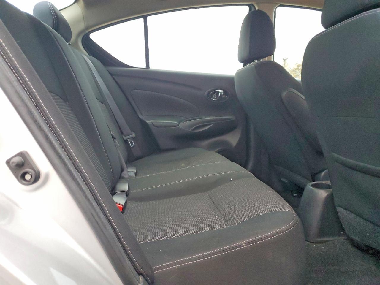 2019 NISSAN VERSA S photo 10
