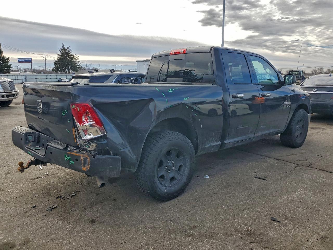 2018 RAM 1500 SLT photo 3