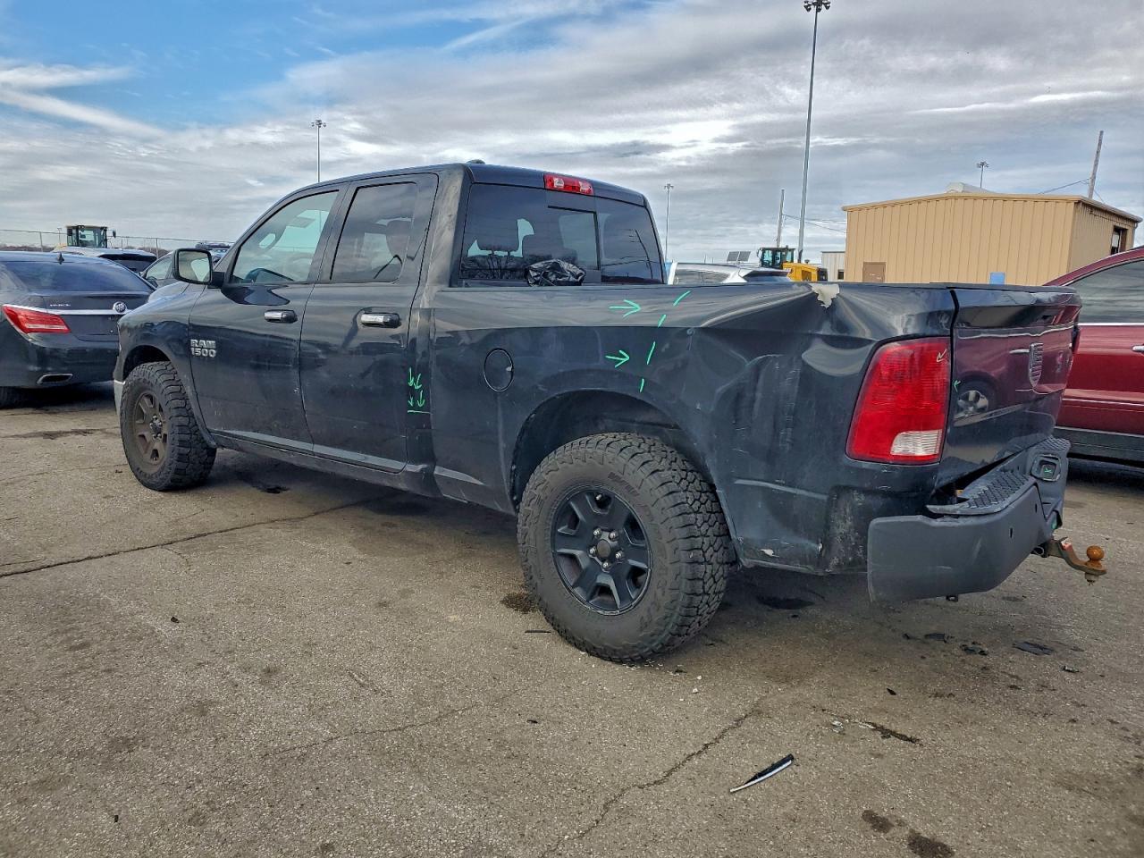 2018 RAM 1500 SLT photo 2