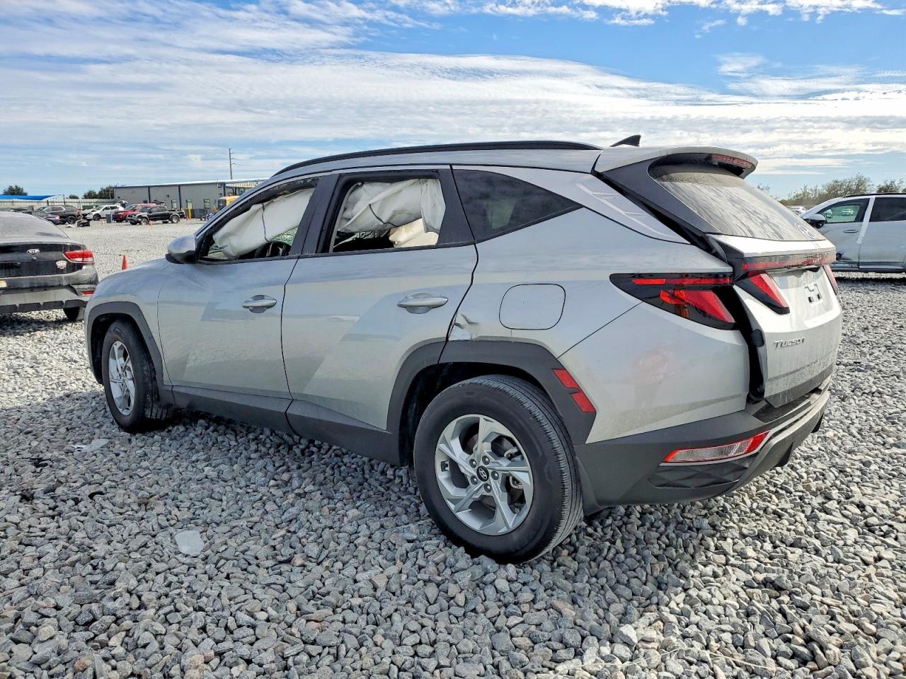 2024 HYUNDAI TUCSON SEL photo 4