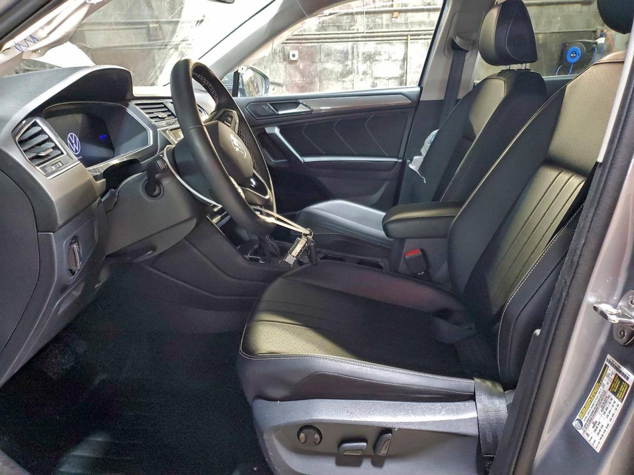 2024 VOLKSWAGEN TIGUAN SE photo 7