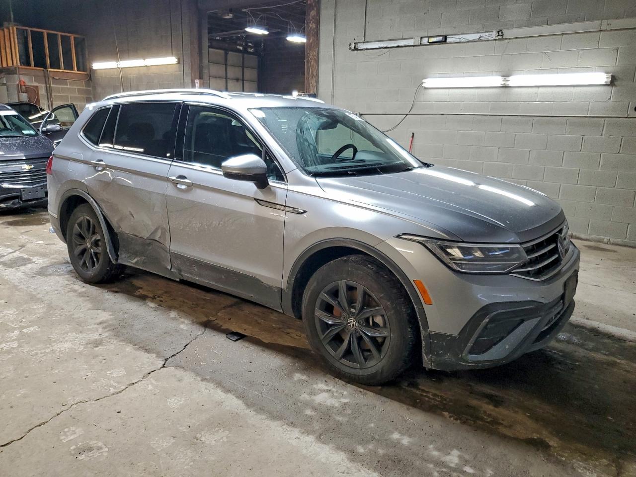 2024 VOLKSWAGEN TIGUAN SE photo 4