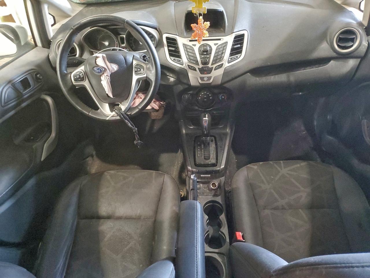2012 FORD FIESTA SES photo 15