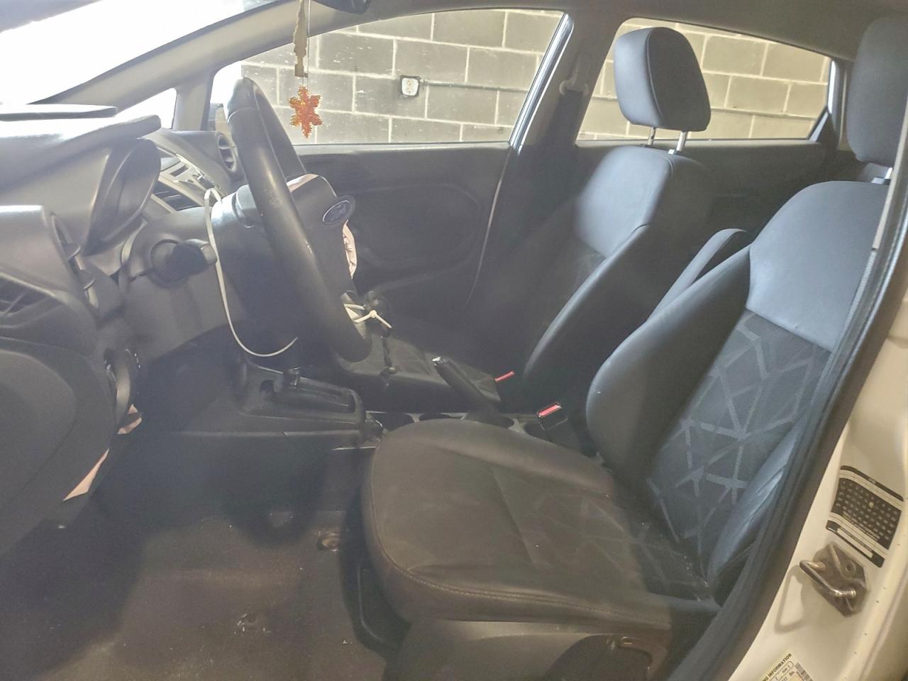 2012 FORD FIESTA SES photo 13