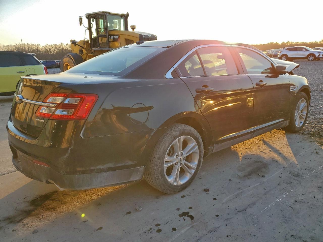 2016 FORD TAURUS SE photo 5