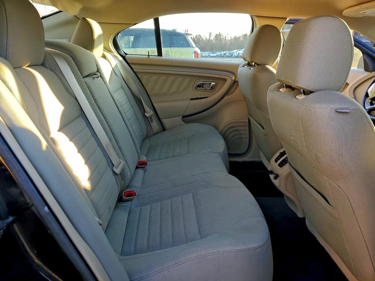 2016 FORD TAURUS SE photo 19