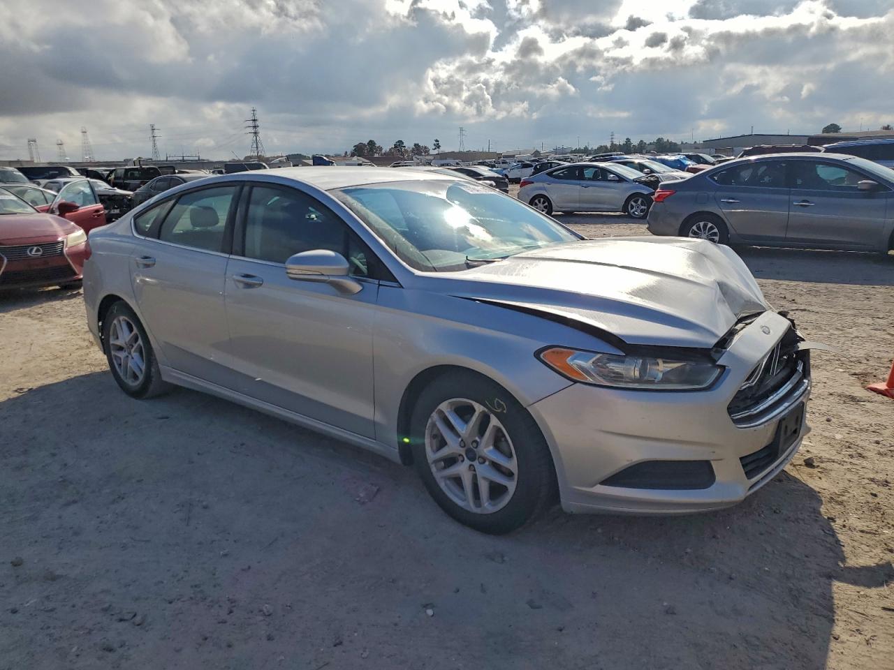 2016 FORD FUSION SE photo 4