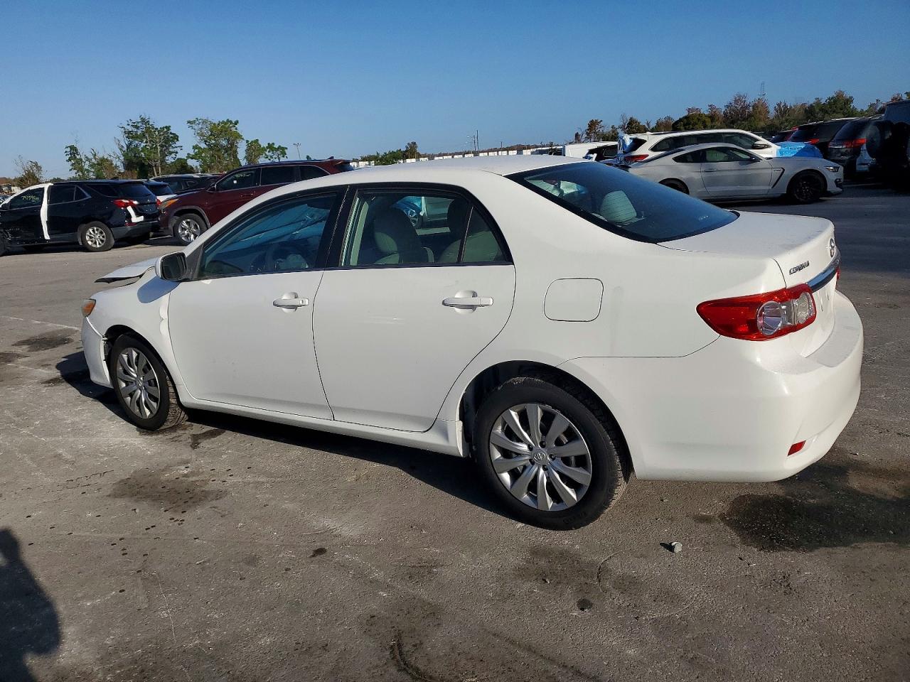 2013 TOYOTA COROLLA BASE photo 3