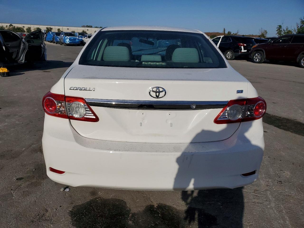 2013 TOYOTA COROLLA BASE photo 11