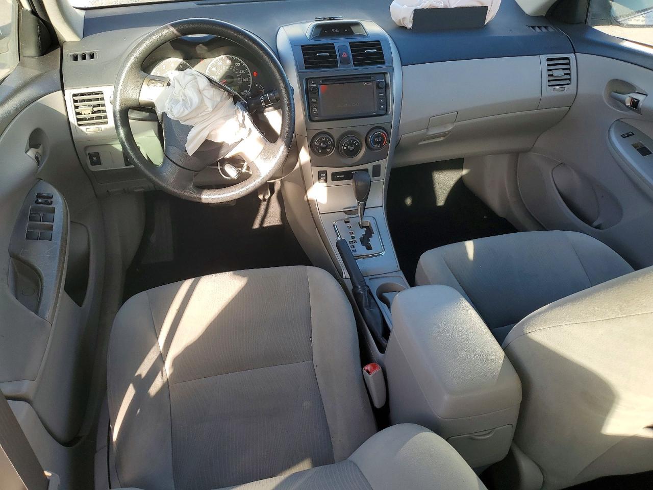 2013 TOYOTA COROLLA BASE photo 15