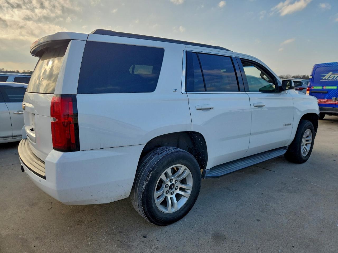 2016 CHEVROLET TAHOE C1500 LT photo 3