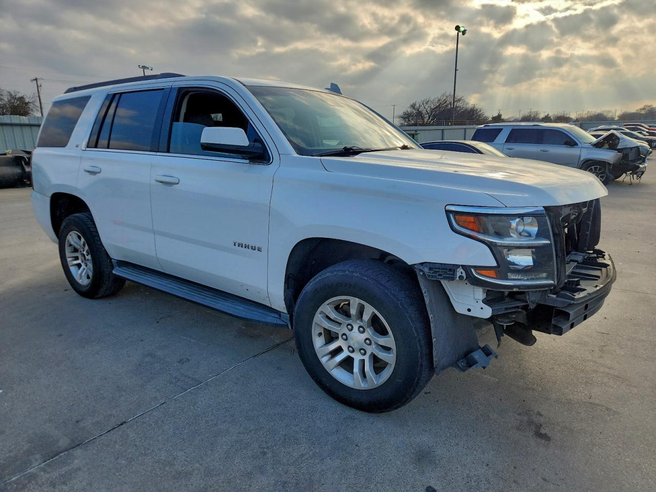 2016 CHEVROLET TAHOE C1500 LT photo 4