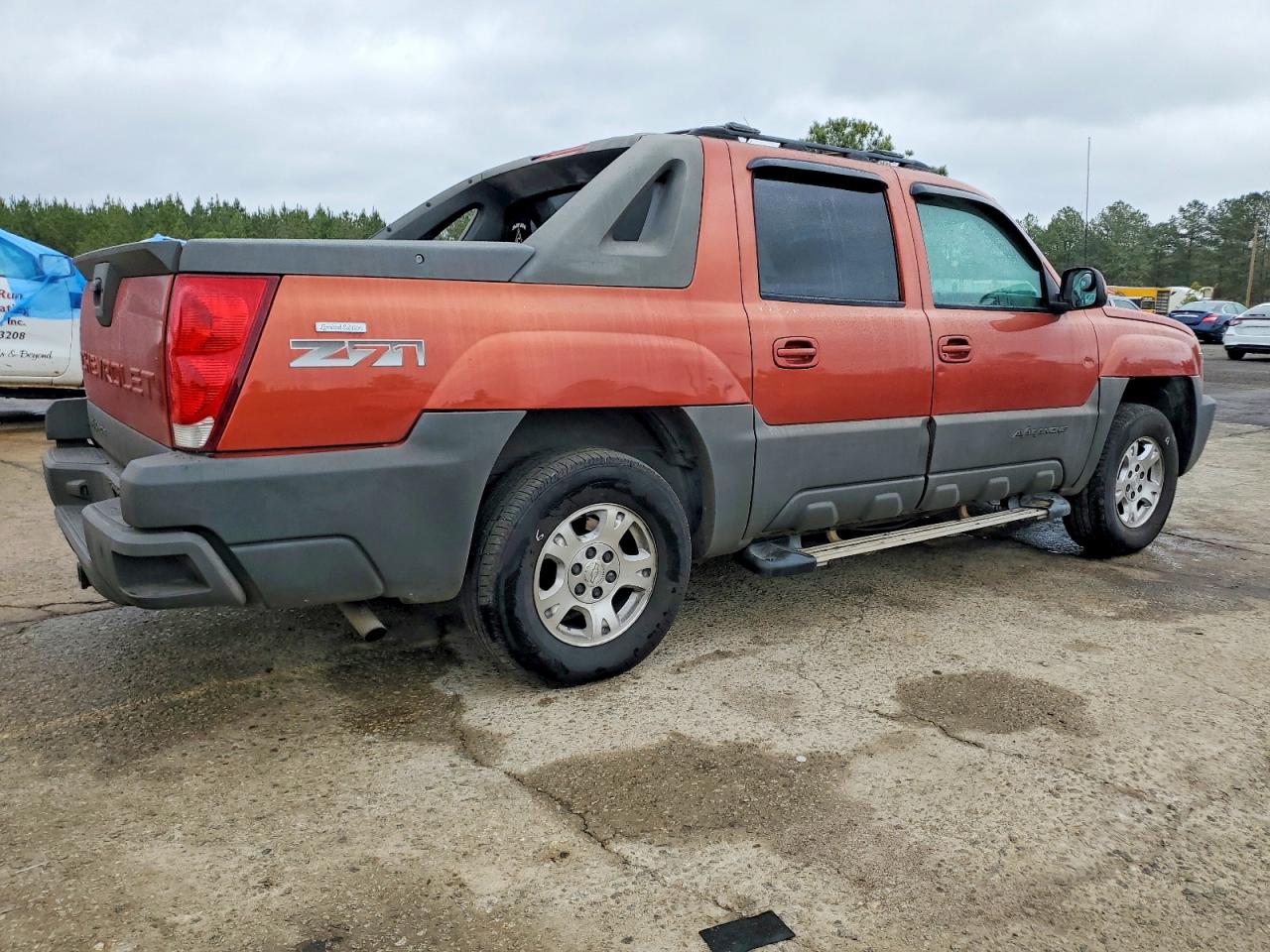 2002 CHEVROLET AVALANCHE K1500 photo 3