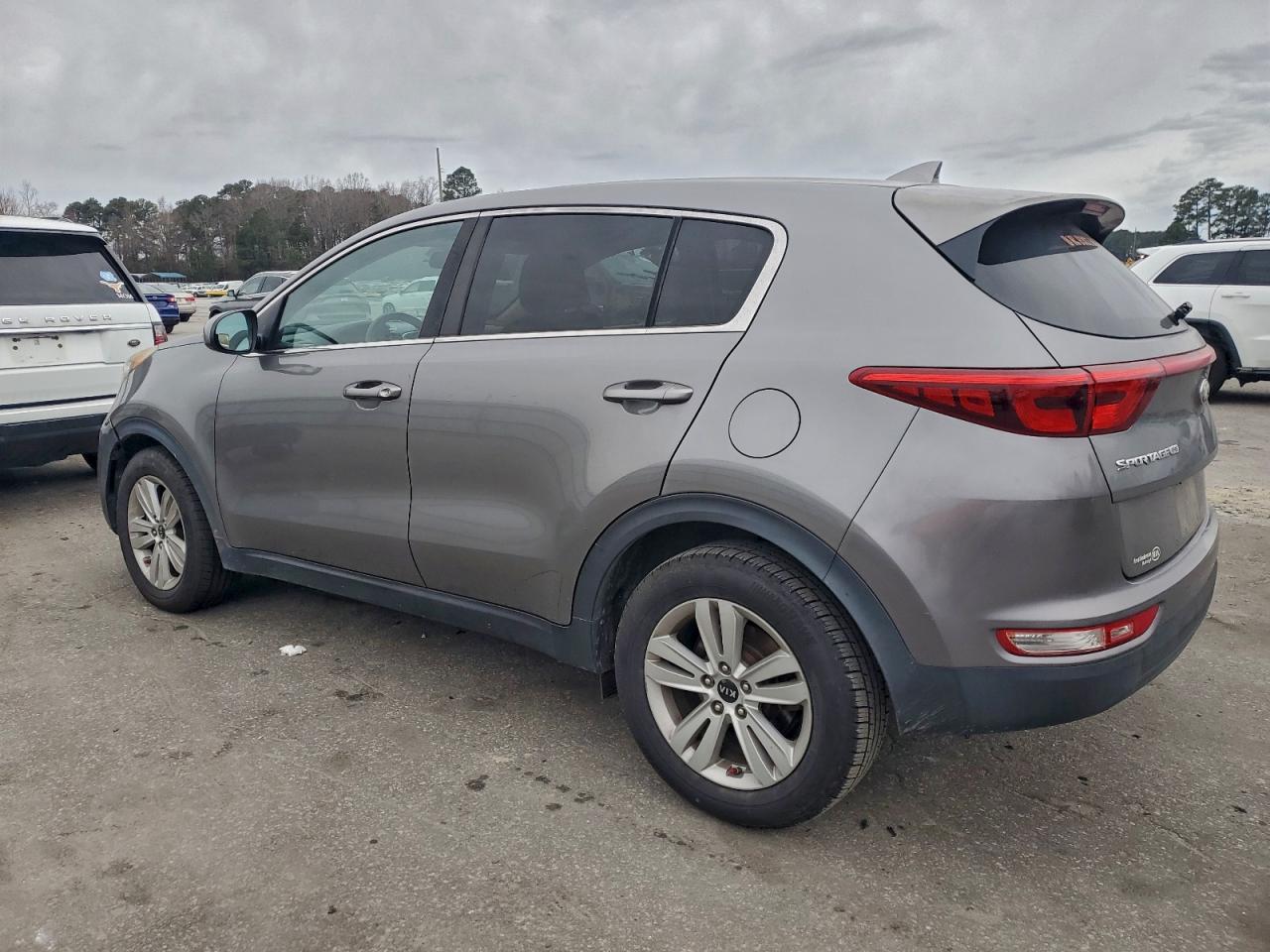 2018 KIA SPORTAGE LX photo 2