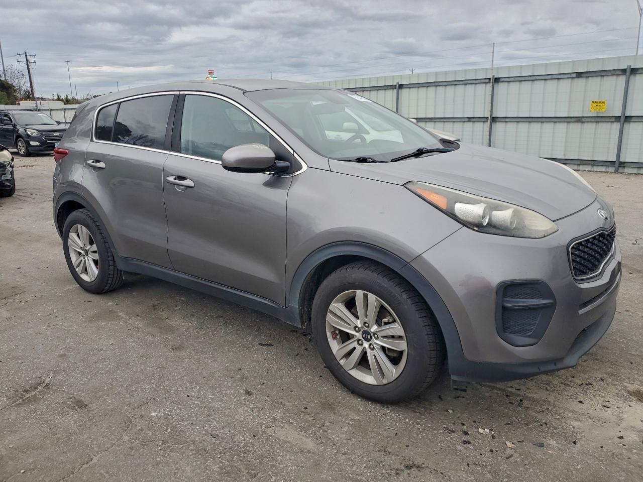 2018 KIA SPORTAGE LX photo 4