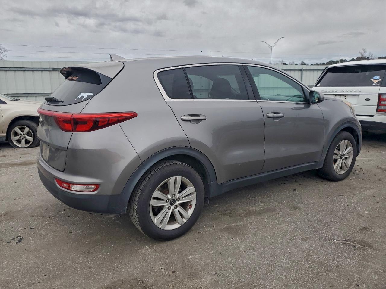 2018 KIA SPORTAGE LX photo 3