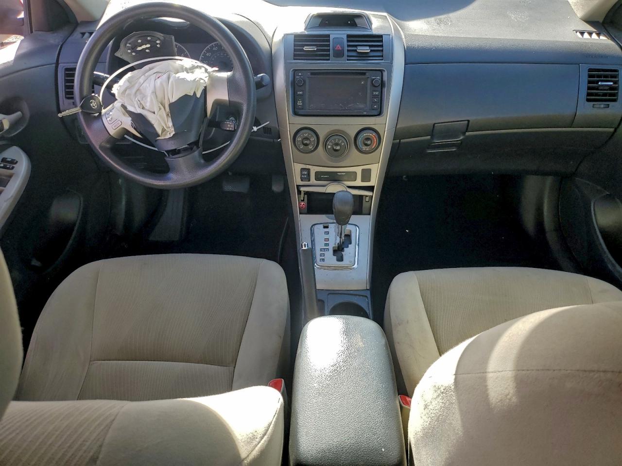 2013 TOYOTA COROLLA BASE photo 8