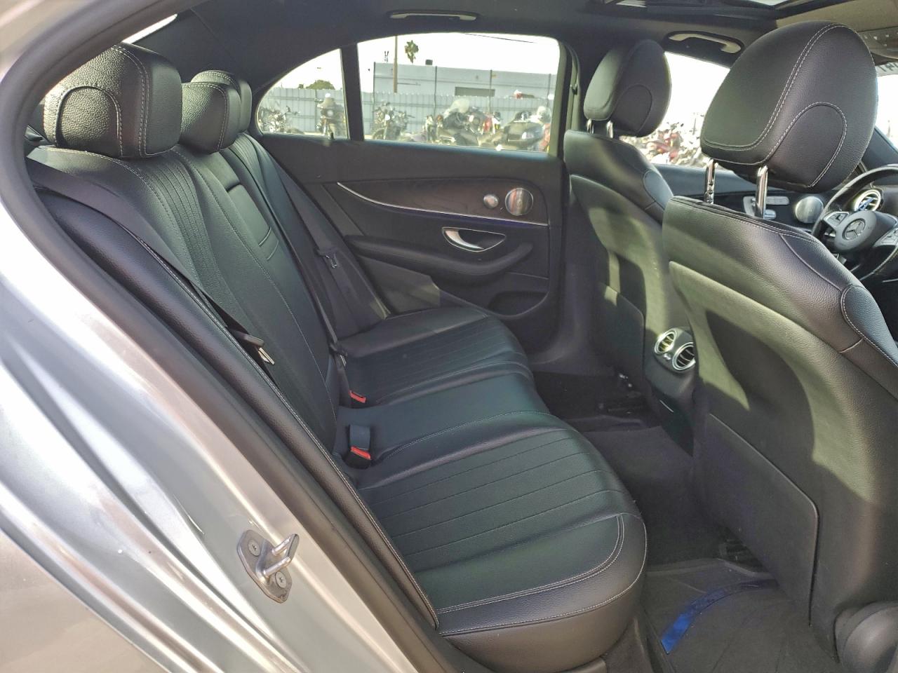 2017 MERCEDES-BENZ E 300 4MATIC photo 10