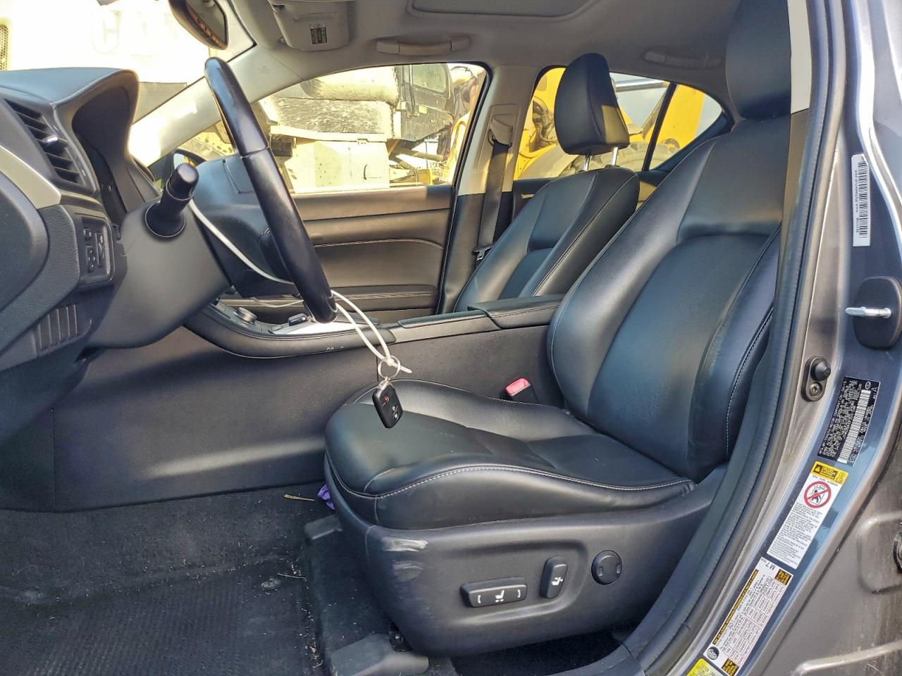 2015 LEXUS CT 200 photo 13