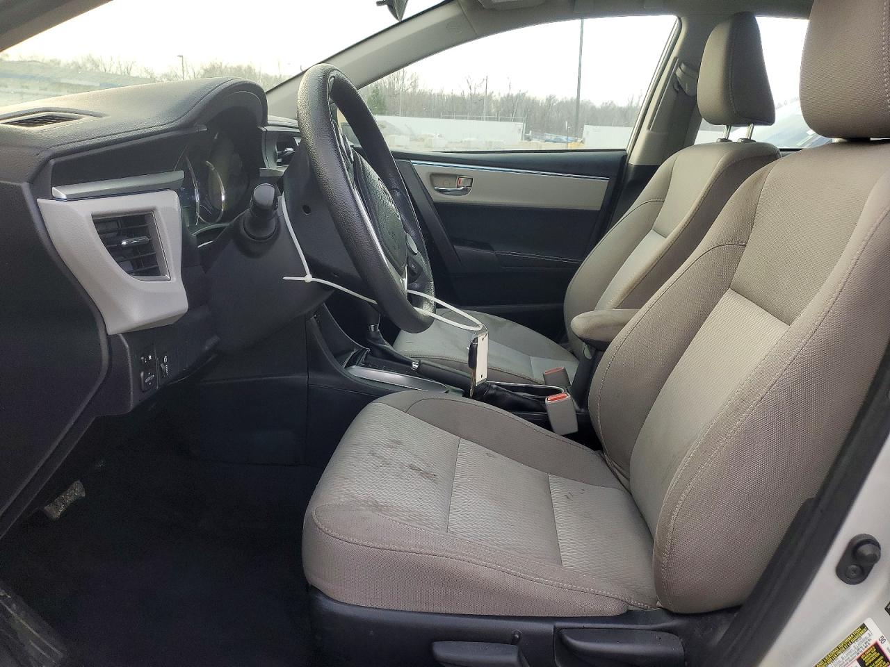 2016 TOYOTA COROLLA L photo 13