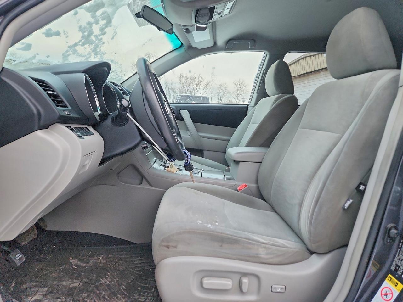 2012 TOYOTA HIGHLANDER BASE photo 7