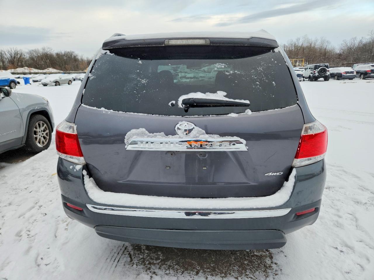 2012 TOYOTA HIGHLANDER BASE photo 6