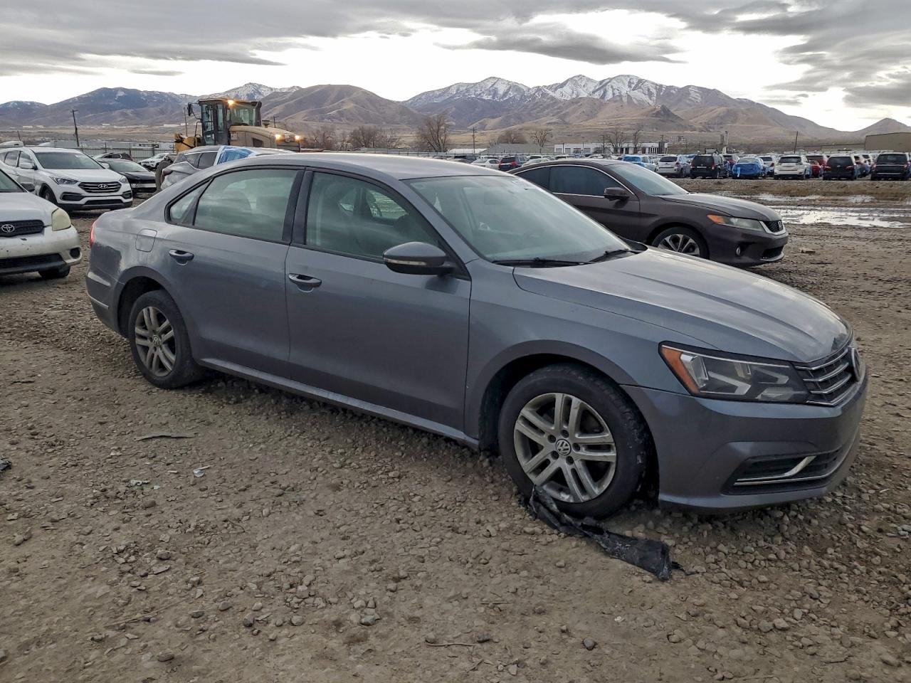 2018 VOLKSWAGEN PASSAT S photo 7