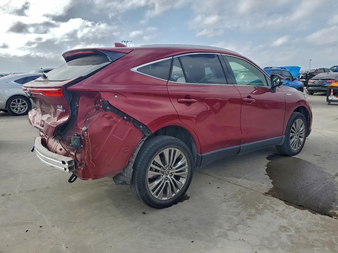 2021 TOYOTA VENZA LE photo 3