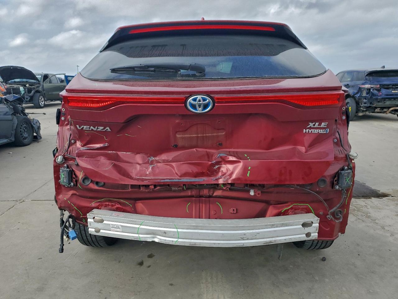 2021 TOYOTA VENZA LE photo 6