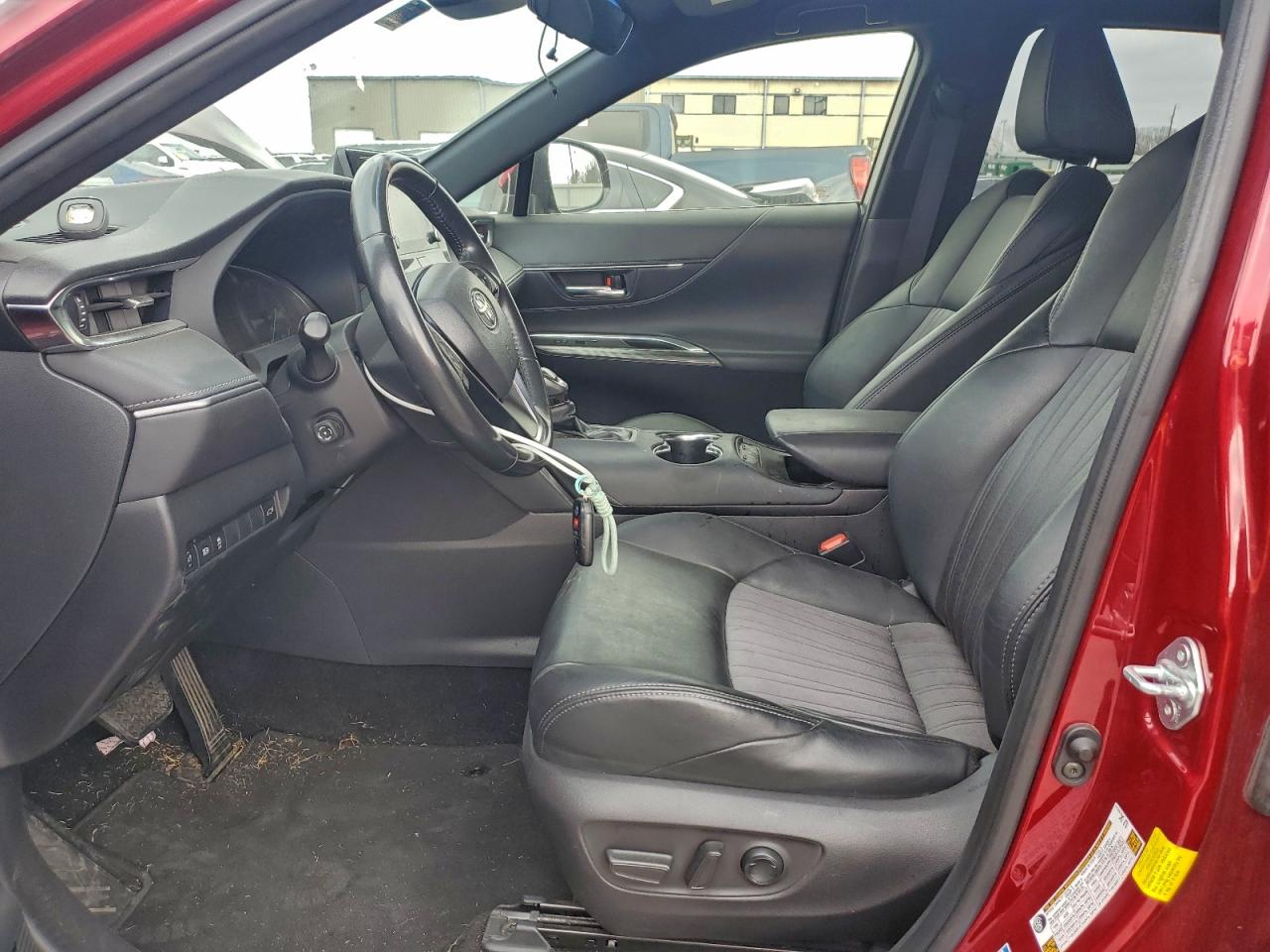 2021 TOYOTA VENZA LE photo 7