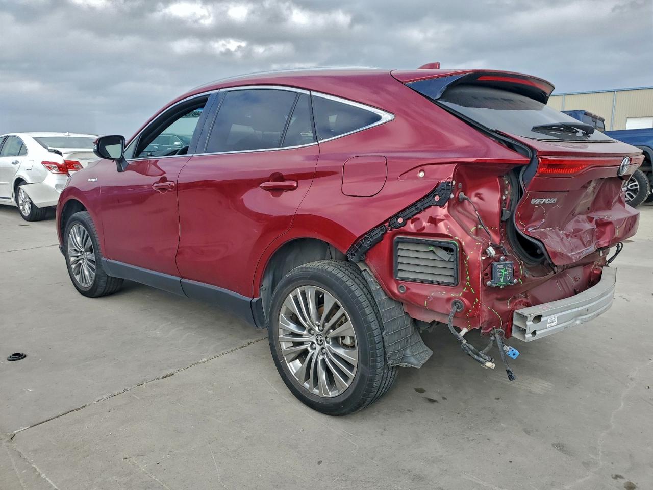 2021 TOYOTA VENZA LE photo 2