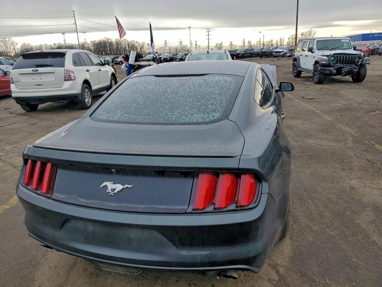 2015 FORD MUSTANG photo 6