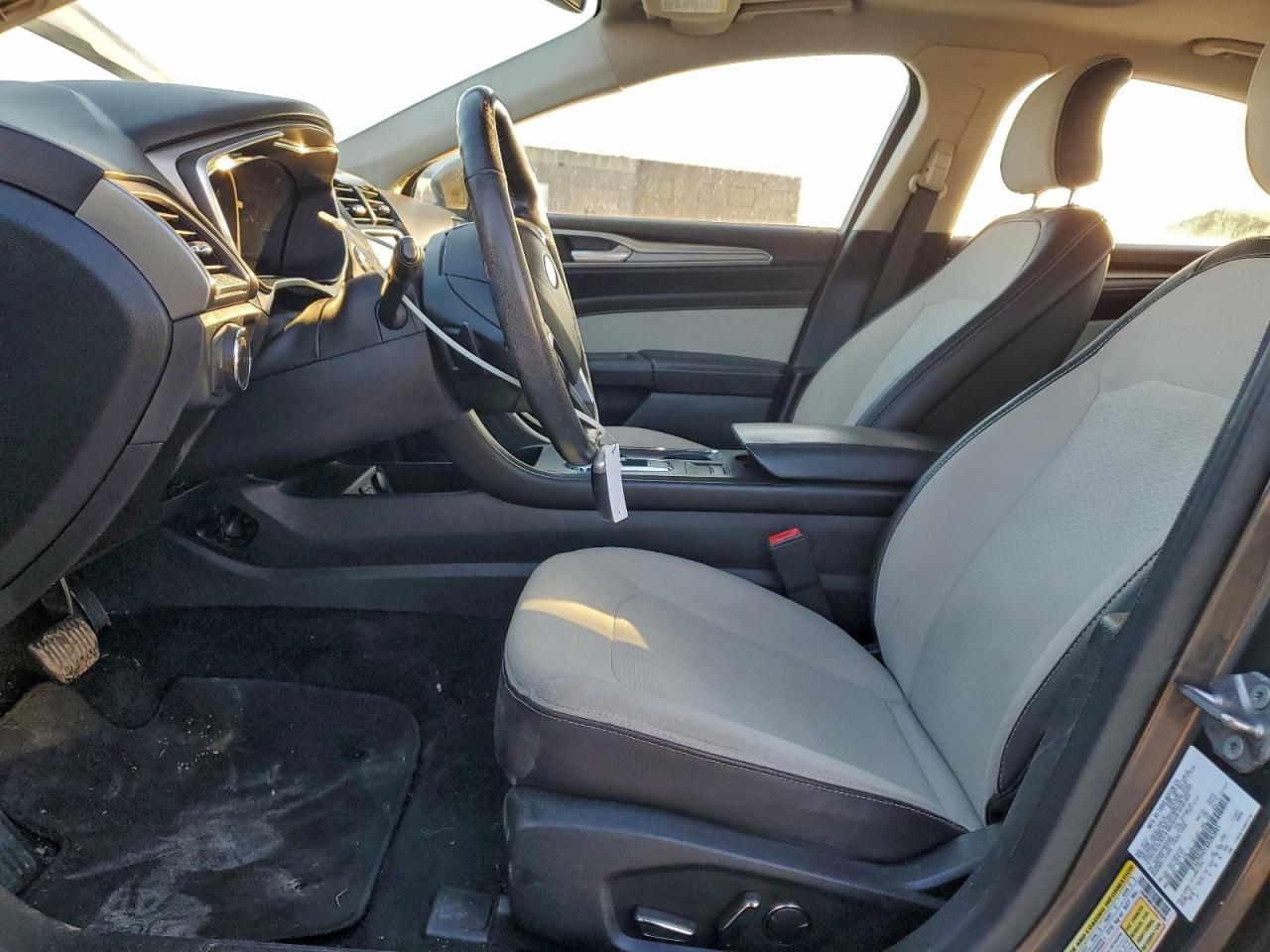 2019 FORD FUSION SE photo 7
