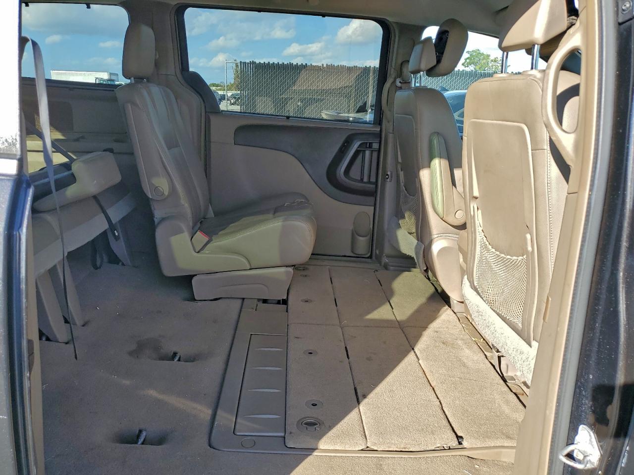 2015 CHRYSLER TOWN & COUNTRY TOURING L photo 11