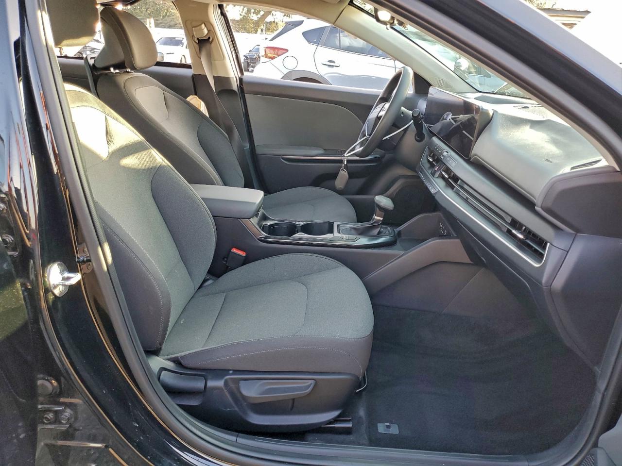 2025 KIA K4 LX photo 7