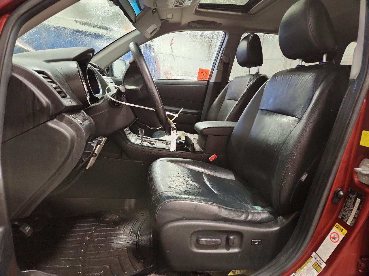 2010 TOYOTA HIGHLANDER SE photo 7