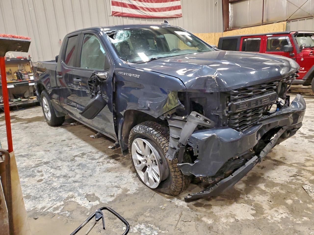 2020 CHEVROLET SILVERADO photo 4