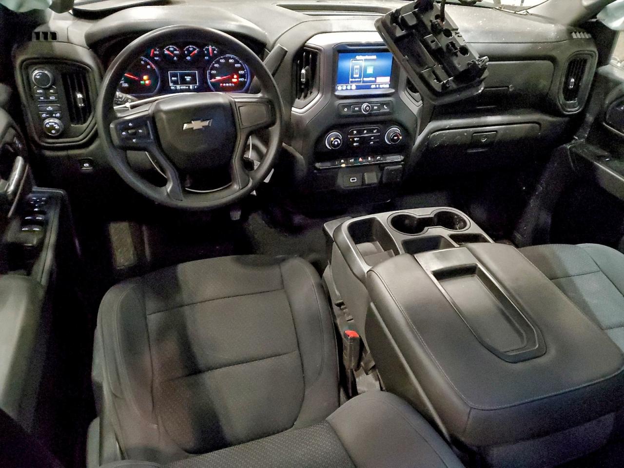 2020 CHEVROLET SILVERADO photo 8