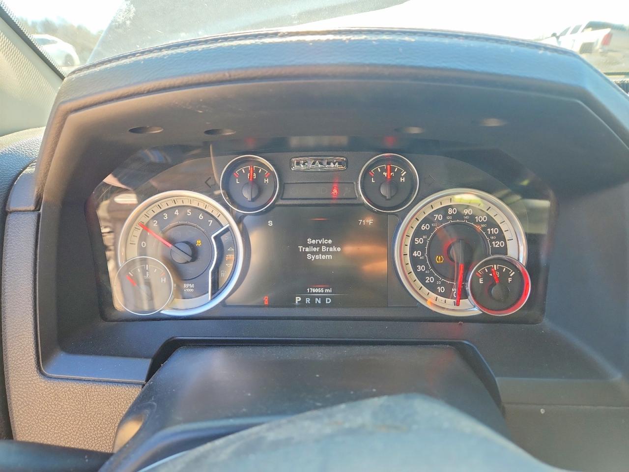 2014 RAM 1500 LARAMIE photo 9