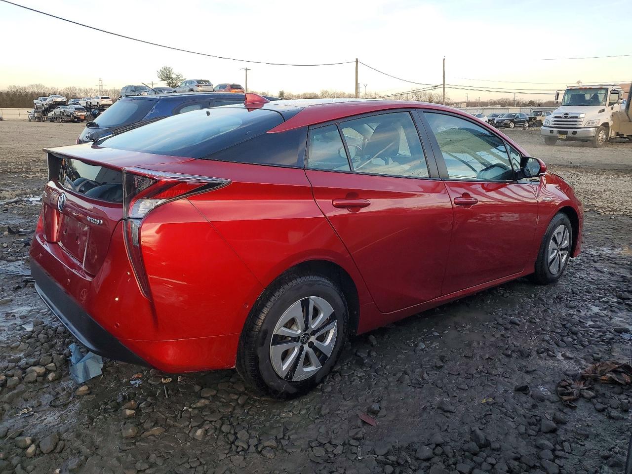 2018 TOYOTA PRIUS photo 3