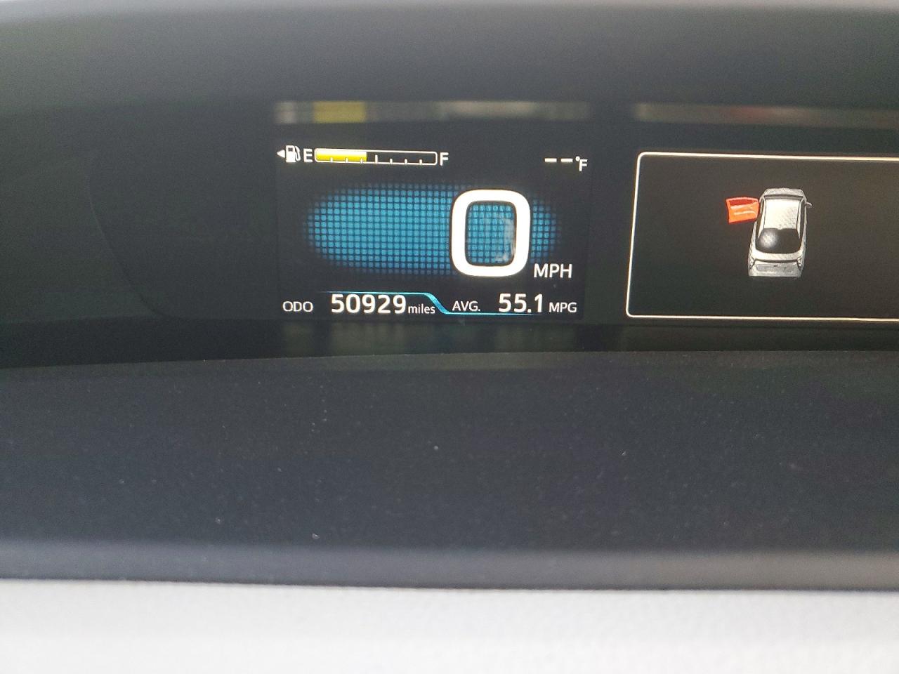 2018 TOYOTA PRIUS photo 9