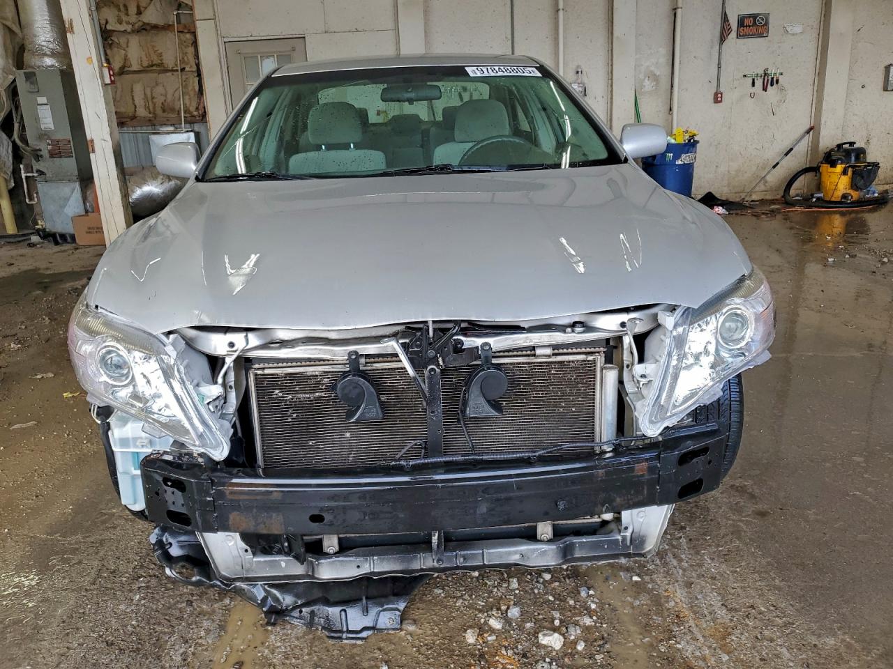 2010 TOYOTA CAMRY BASE photo 5