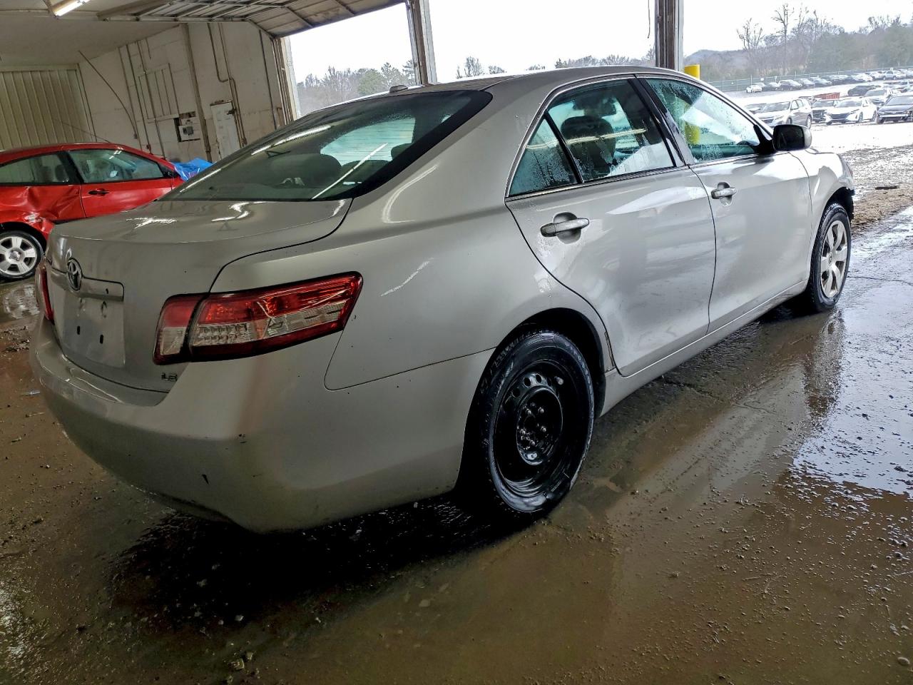 2010 TOYOTA CAMRY BASE photo 3