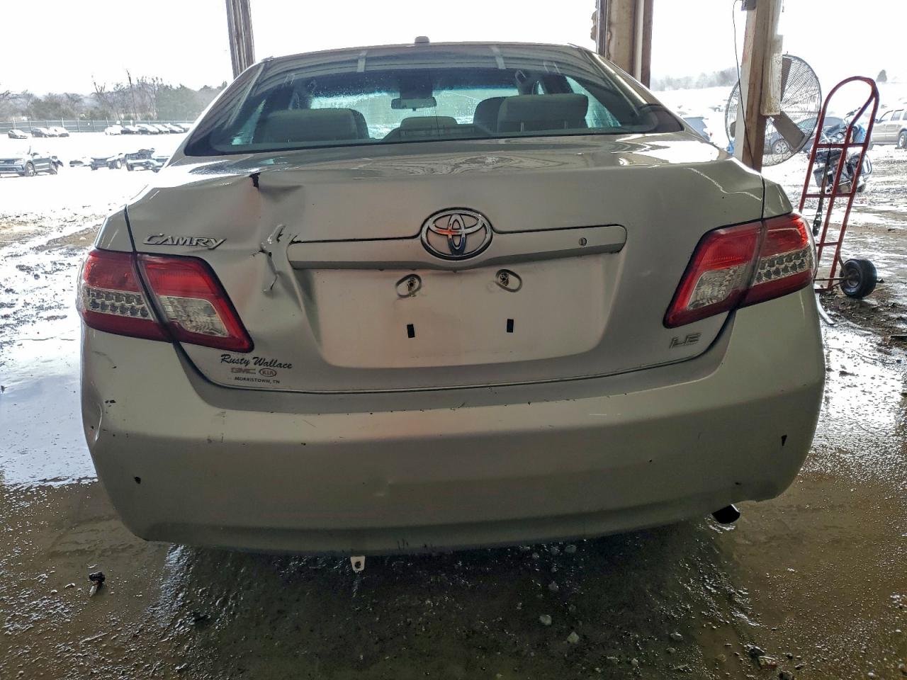 2010 TOYOTA CAMRY BASE photo 6