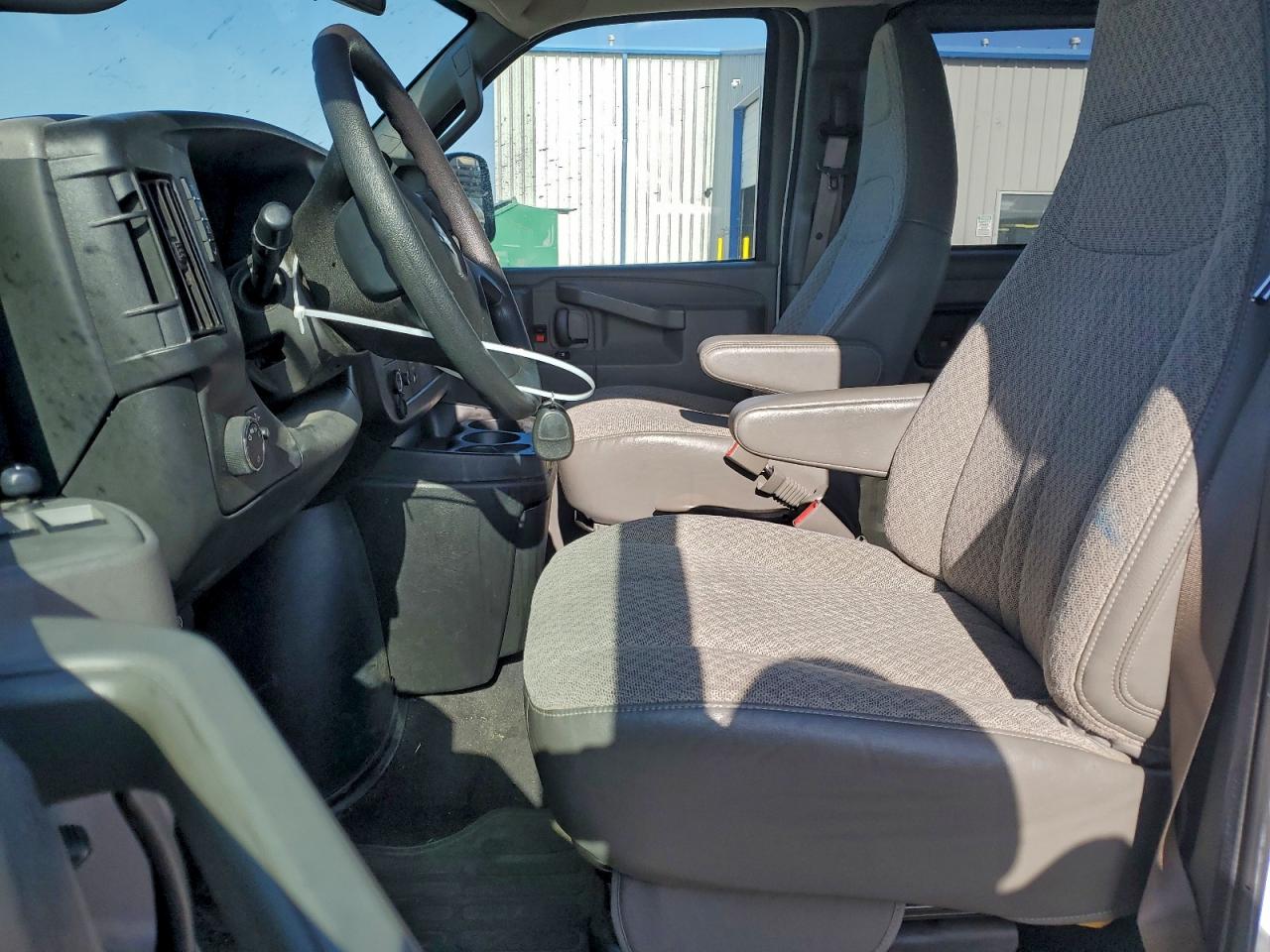 2019 CHEVROLET EXPRESS G3500 LT photo 7