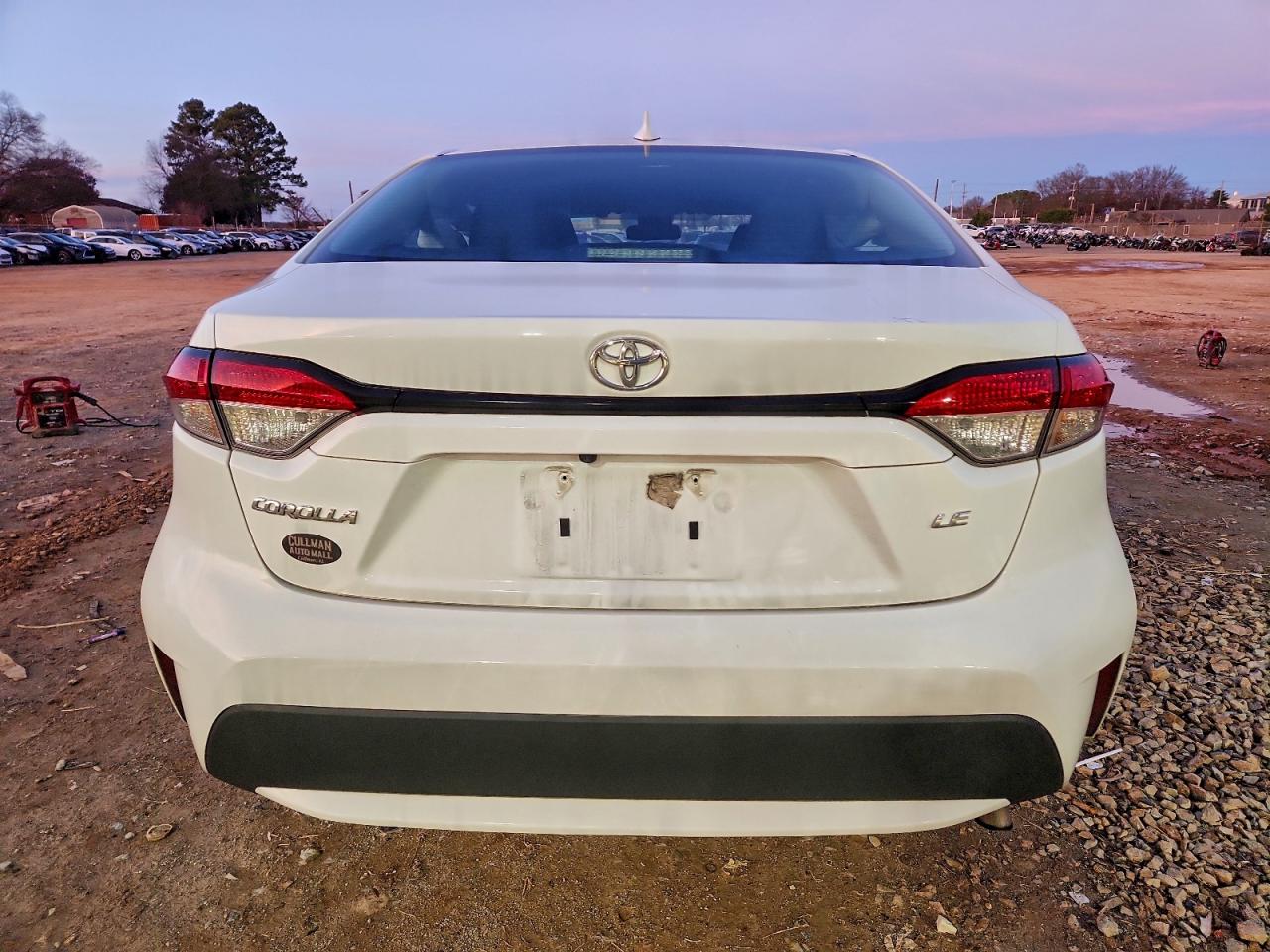2021 TOYOTA COROLLA LE photo 11