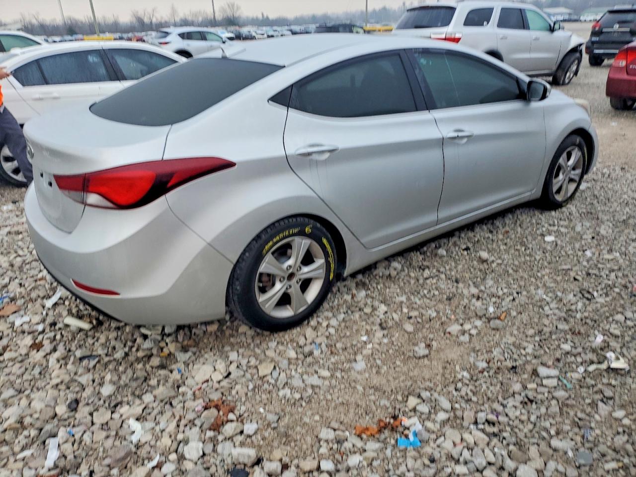 2016 HYUNDAI ELANTRA SE photo 3