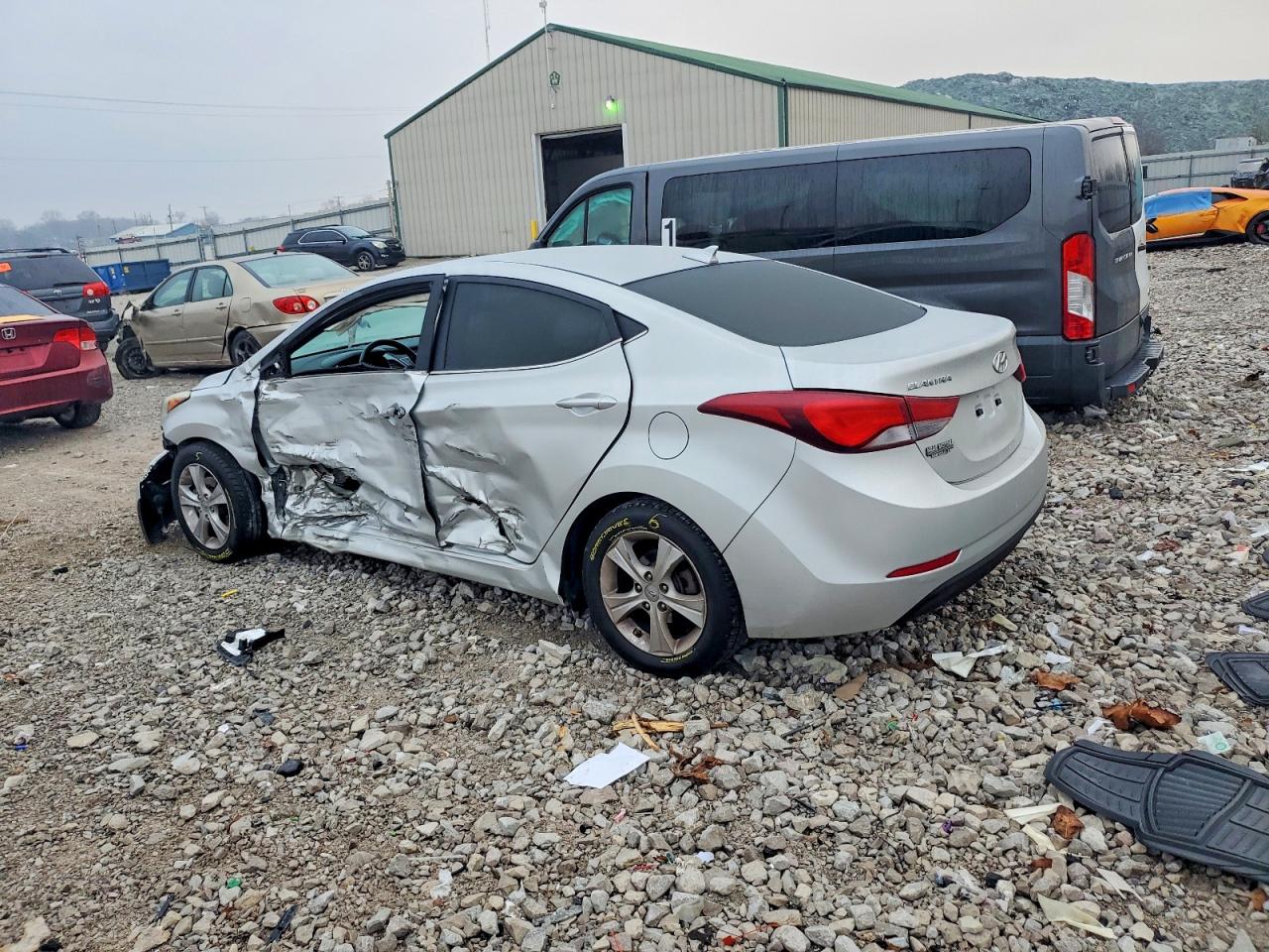 2016 HYUNDAI ELANTRA SE photo 2