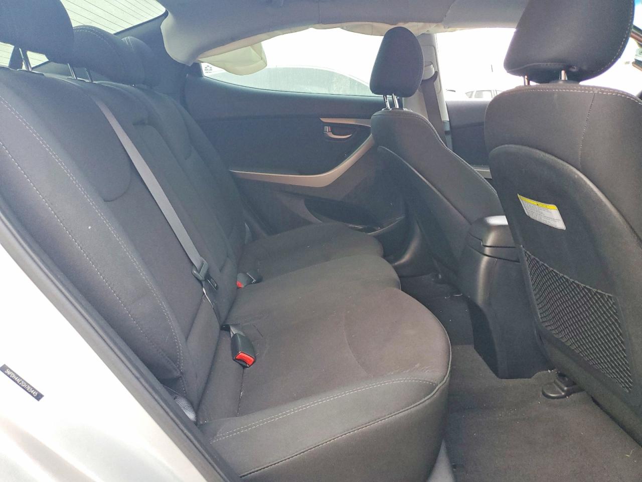 2016 HYUNDAI ELANTRA SE photo 10