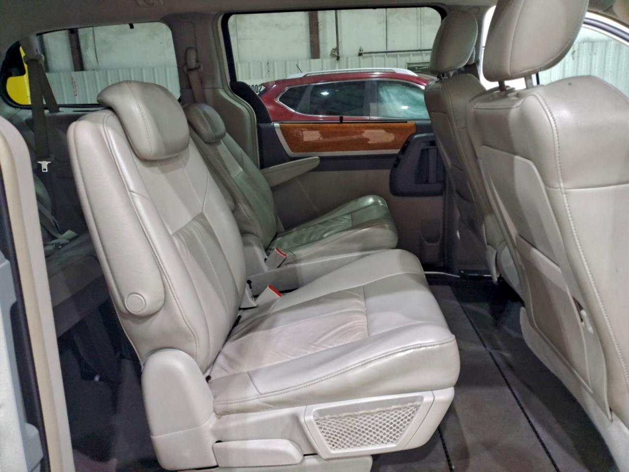 2008 CHRYSLER TOWN & COUNTRY LIMITED photo 11